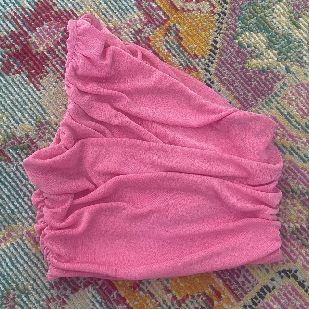 One shoulder top